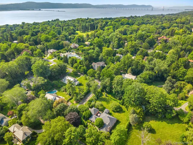 $1,800,000 | 15 Hudson Road East, Irvington, NY 10533