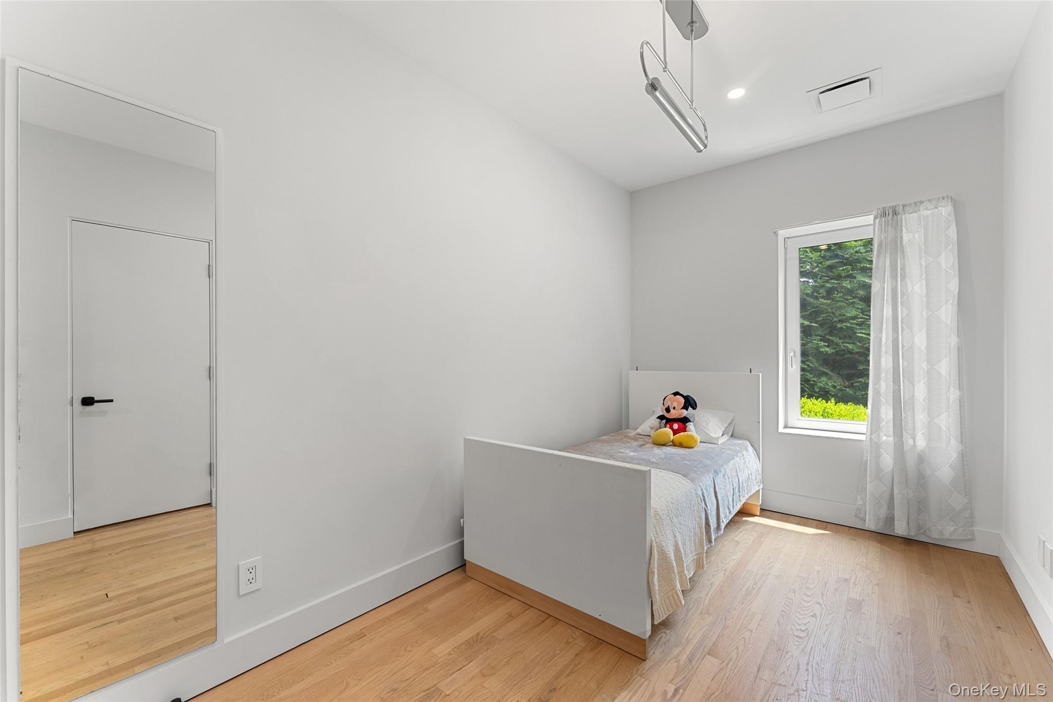 15 Hudson Road East Irvington, NY 10533 - Photo 27 of 49 Bedroom with ensuite bathroom.