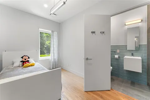 $1,800,000 | 15 Hudson Road East, Irvington, NY 10533