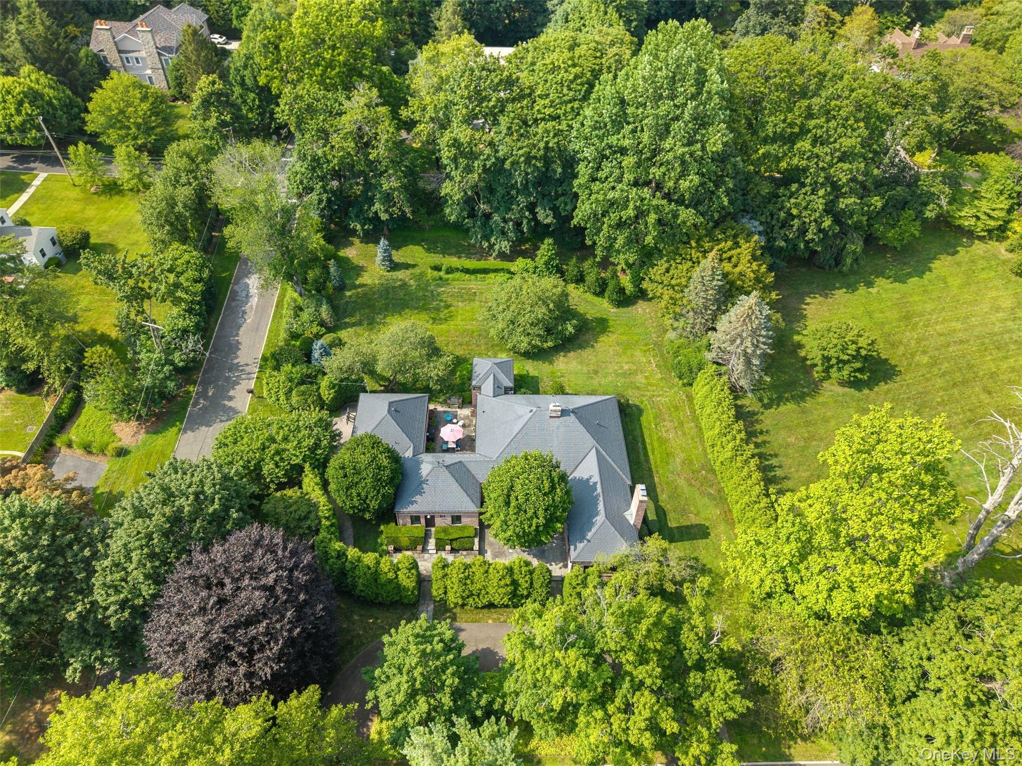 15 Hudson Road East Irvington, NY 10533 - Photo 44 of 49 Plenty of green space to enjoy!