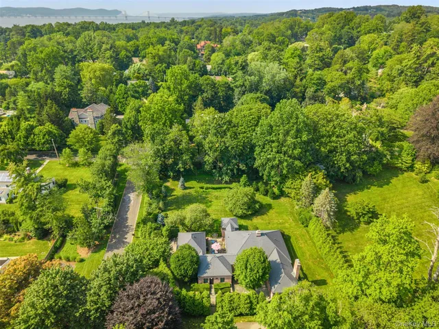 $1,800,000 | 15 Hudson Road East, Irvington, NY 10533