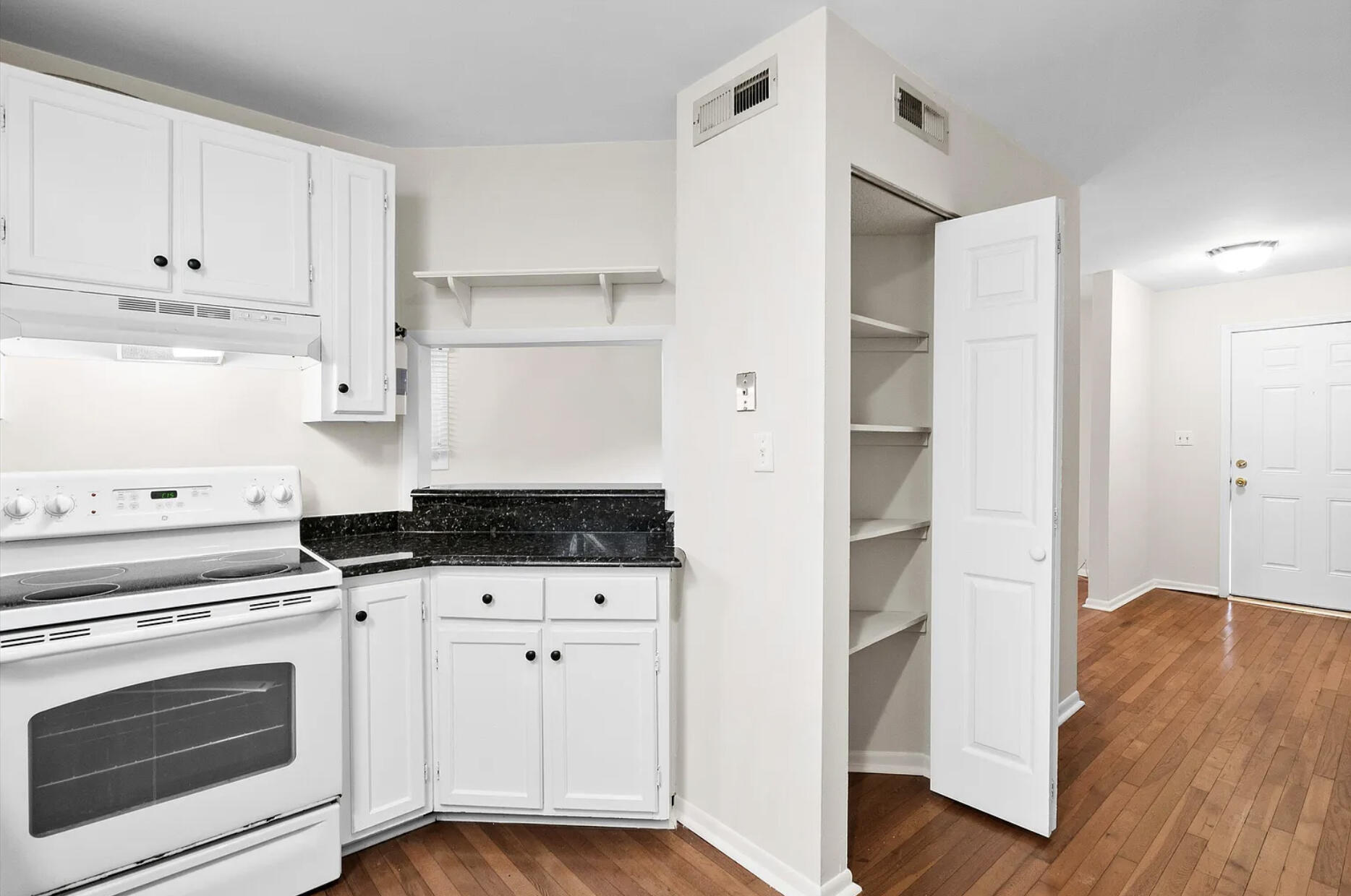 22 Ogier Street Charleston, SC 29403 - Photo 18 of 25 Kitchen