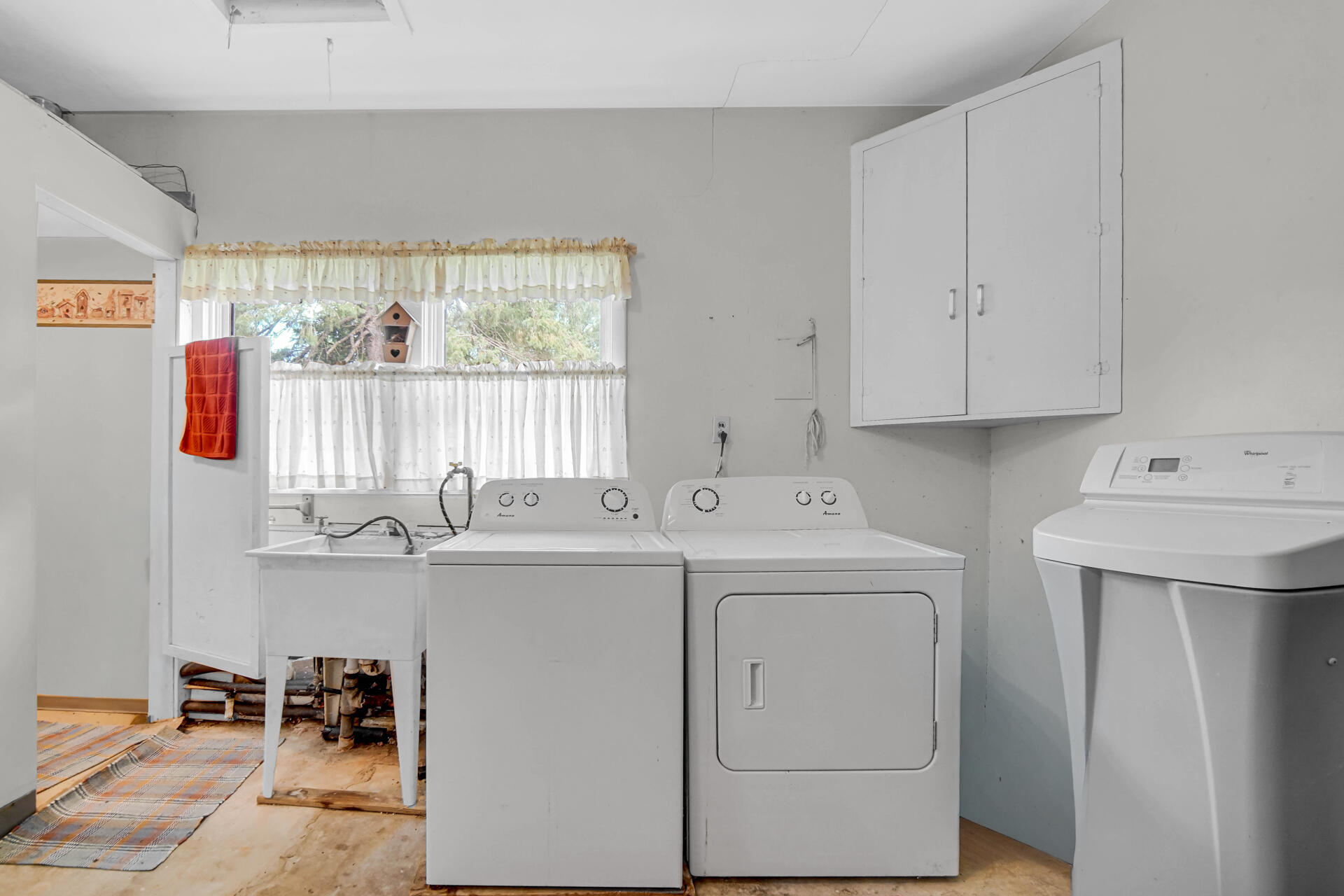 1288 North Brummitt Road Chesterton, IN 46304 - Photo 17 of 23 a view of kitchen with washer and dryer