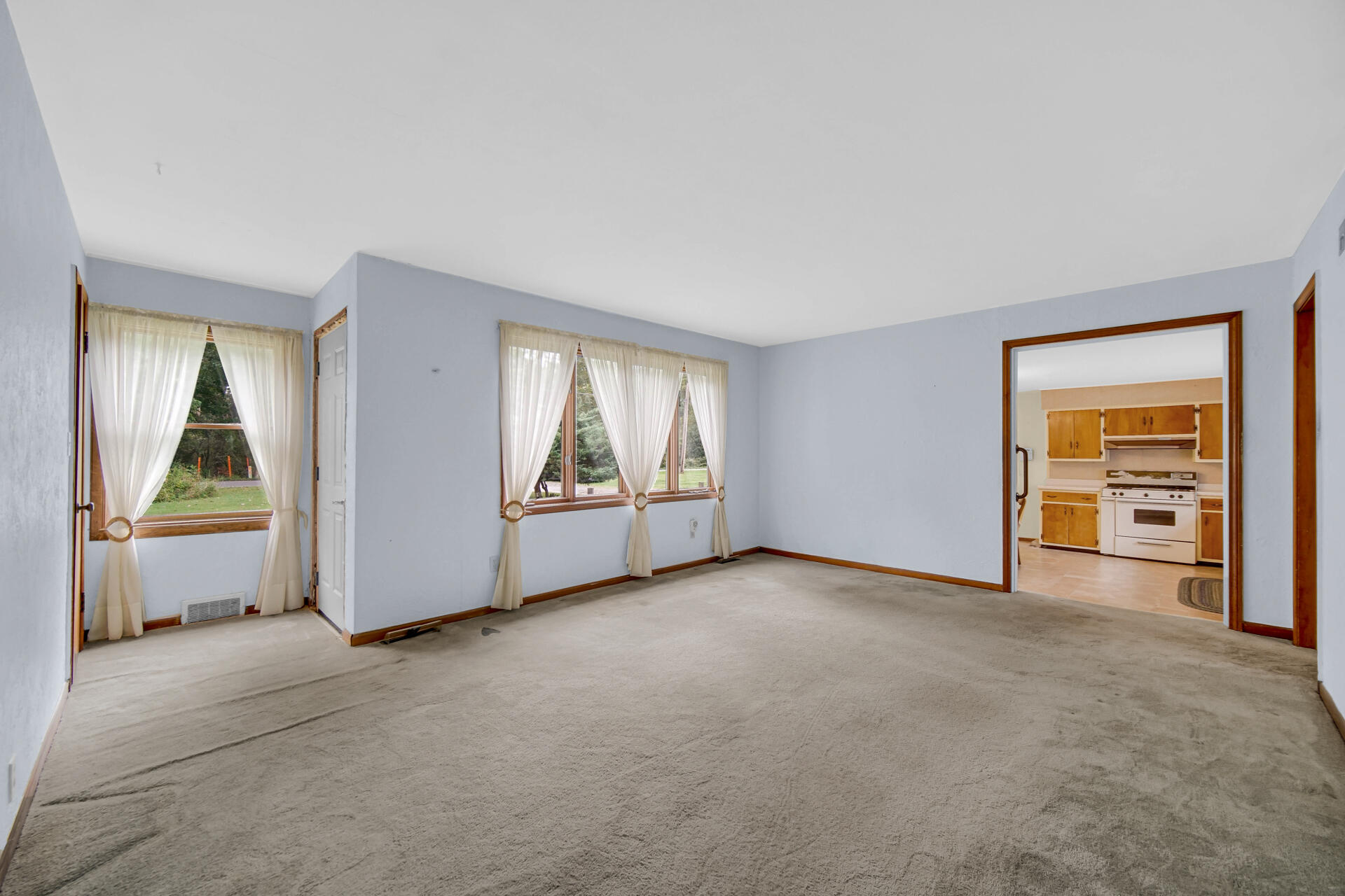 1288 North Brummitt Road Chesterton, IN 46304 - Photo 3 of 23 an empty room with windows and closet