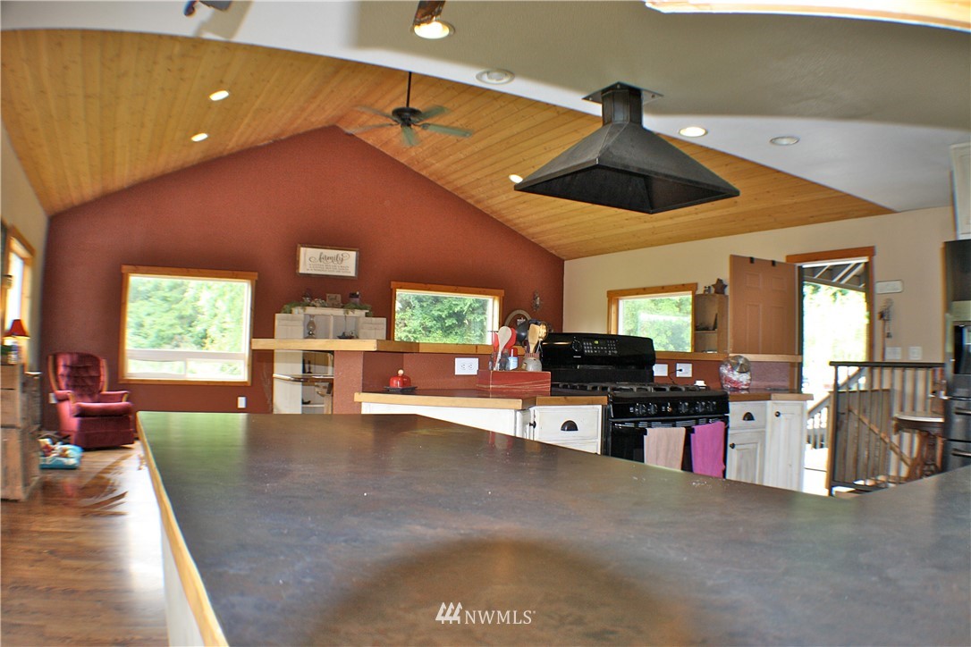 1673 Bunker Creek Road Chehalis, WA 98532 - Photo 12 of 36 Gallery Image 12