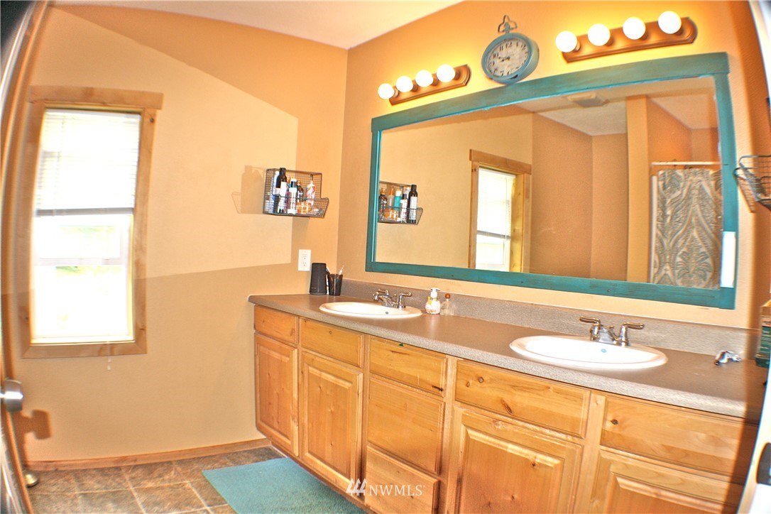 1673 Bunker Creek Road Chehalis, WA 98532 - Photo 15 of 36 Gallery Image 15