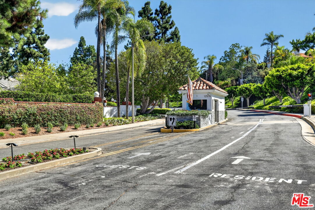 12699 Promontory Road Los Angeles, CA 90049 - Photo 60 of 69 Gallery Image 60