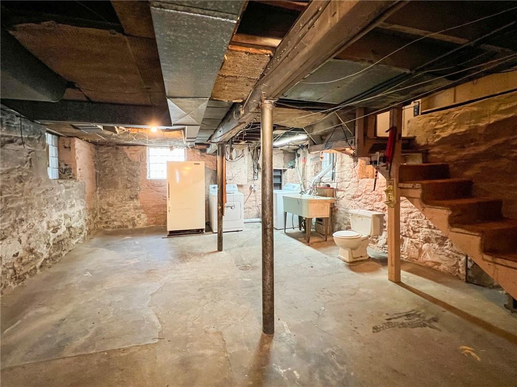 509 North Mathilda Street Pittsburgh, PA 15224 - Photo 20 of 24 a view of a garage