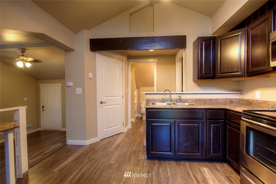 1039 South Rochester Street Tacoma, WA 98465 - Photo 17 of 21 Gallery Image 17