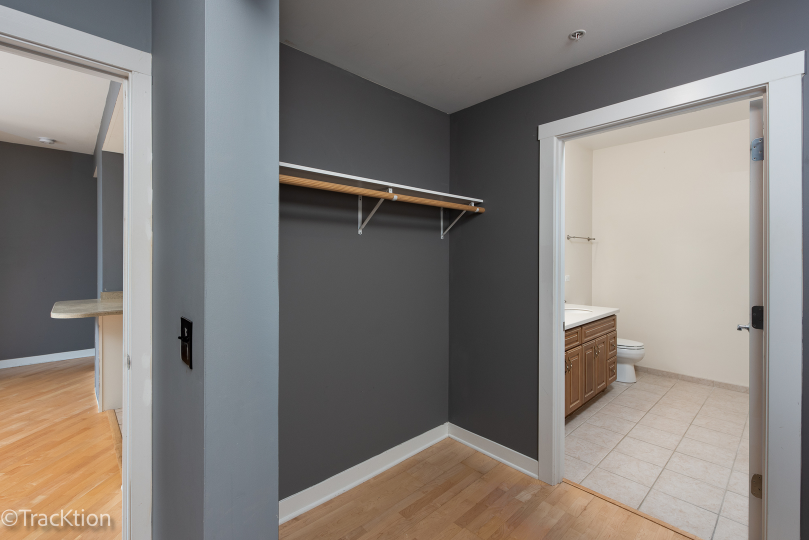 977 Harris Road, Unit 16 Grayslake, IL 60030 - Photo 13 of 41 a view of bathroom