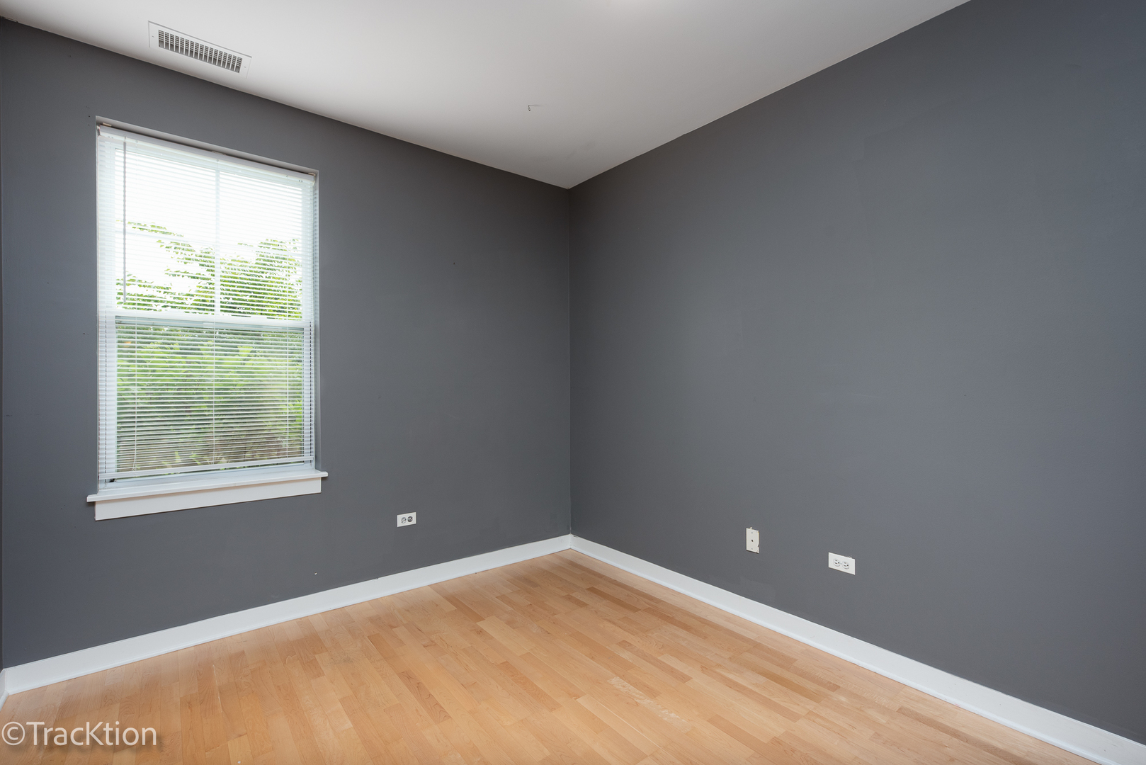 977 Harris Road, Unit 16 Grayslake, IL 60030 - Photo 15 of 41 an empty room with a window