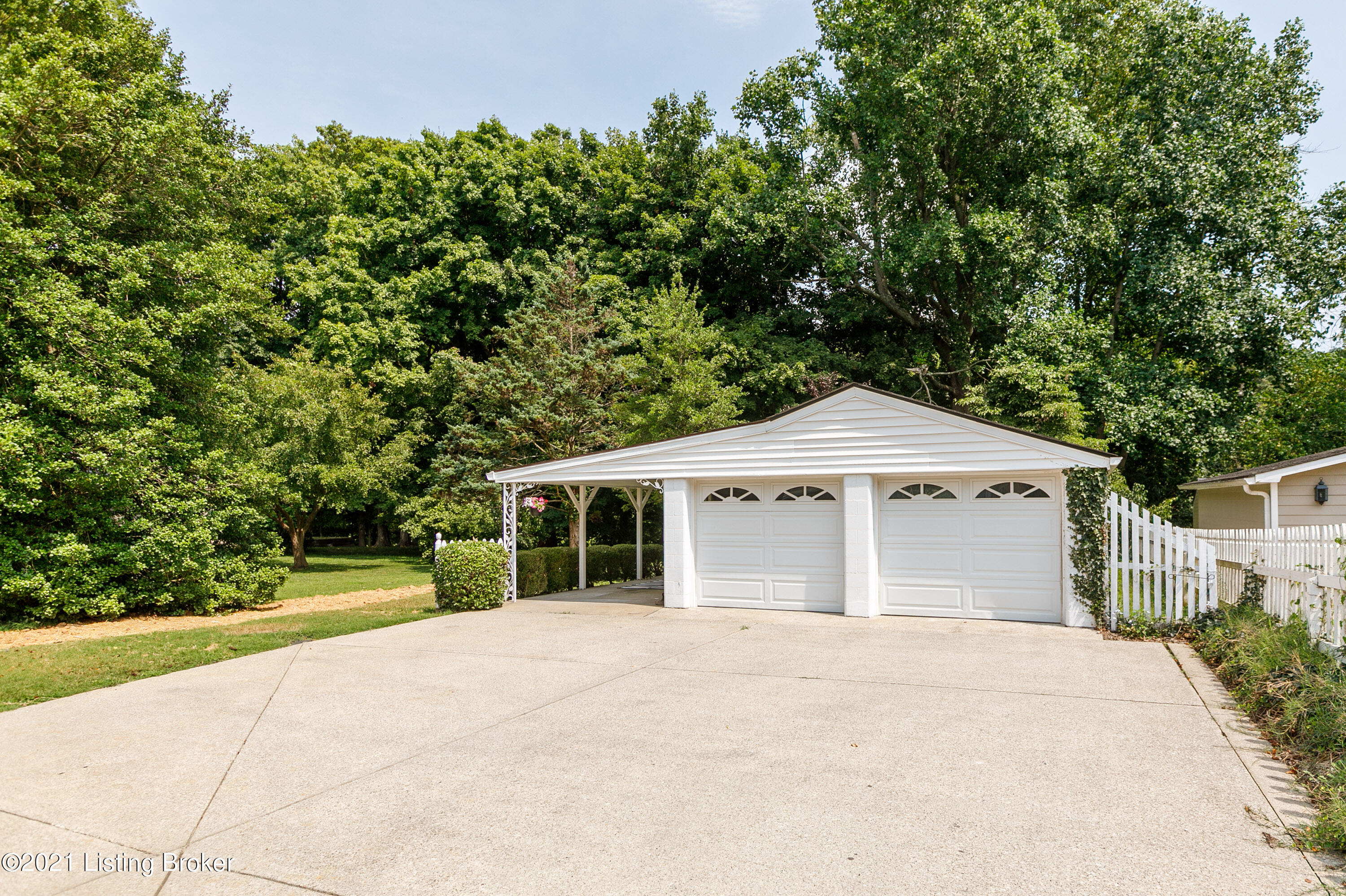7201 River Road Prospect, KY 40059 - Photo 41 of 43 036