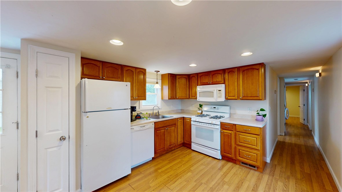 14 Krzak Road North Kingstown, RI 02852 - Photo 8 of 37
