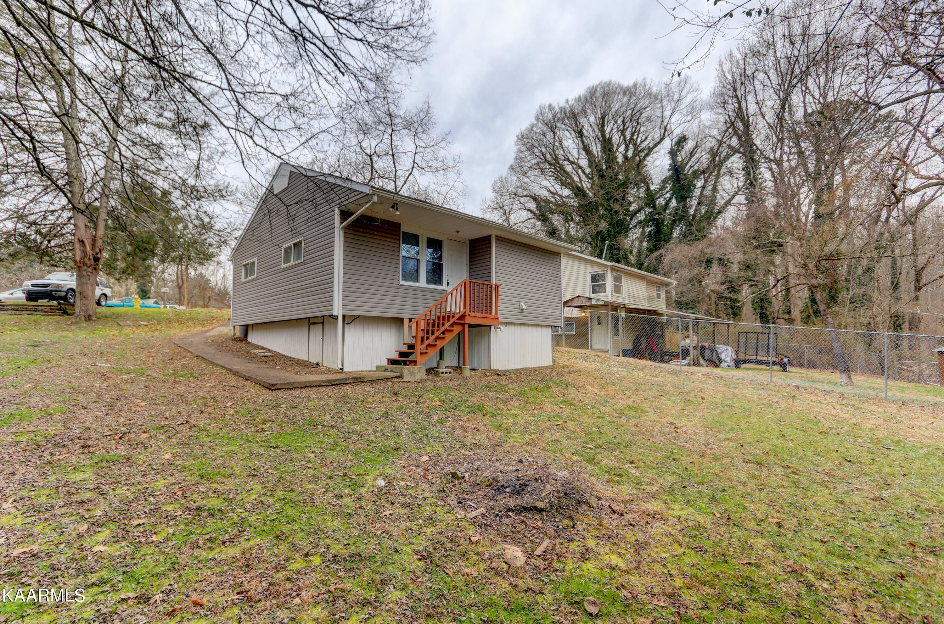 127 Jonathan Lane Oak Ridge, TN 37830 - Photo 1 of 15 WELCOME HOME