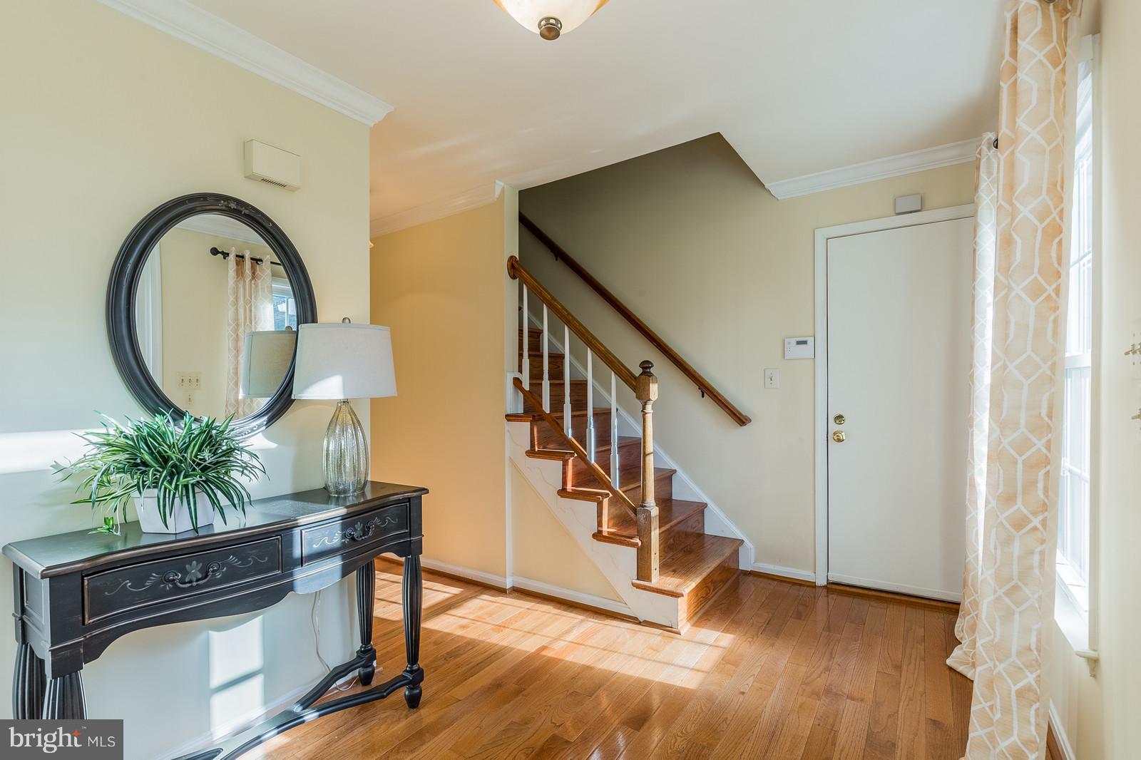 3624 Beaver Ford Road Woodbridge, VA 22192 - Photo 2 of 30 Foyer