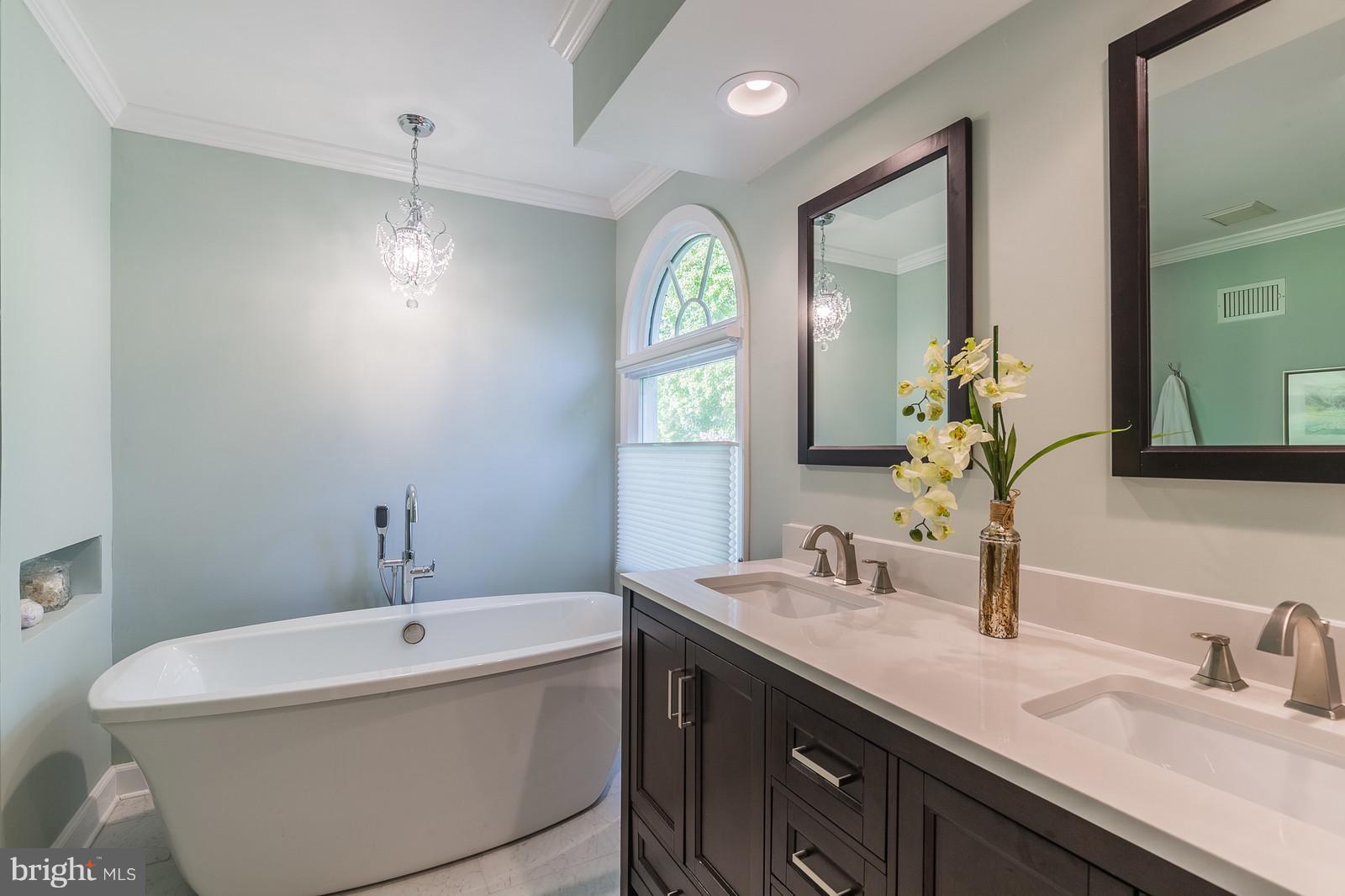 3624 Beaver Ford Road Woodbridge, VA 22192 - Photo 15 of 30 Bath (Master)