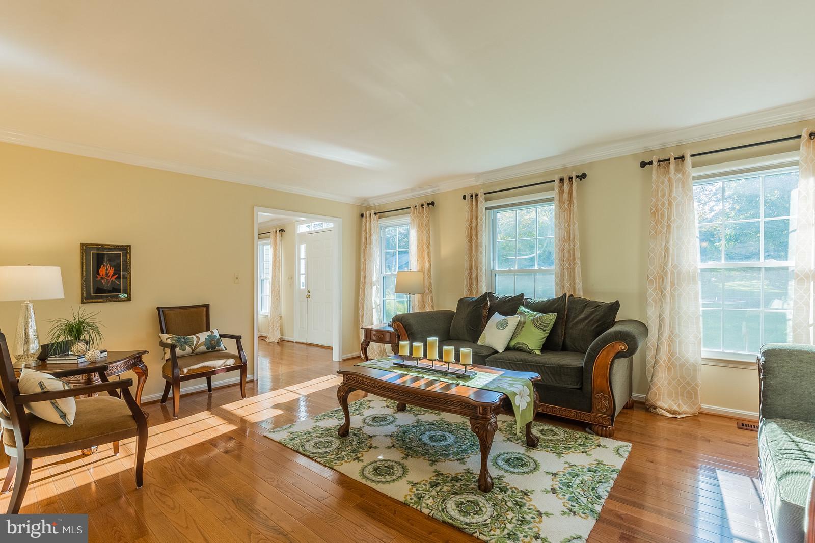 3624 Beaver Ford Road Woodbridge, VA 22192 - Photo 3 of 30 Living Room