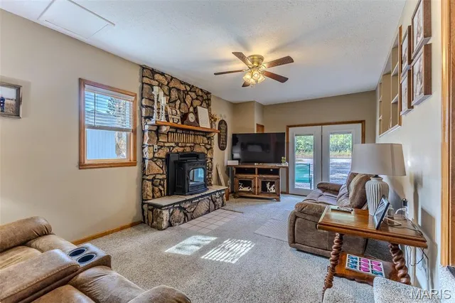 $379,900 | 18397 Hwy Hh, Lebanon, MO 65536