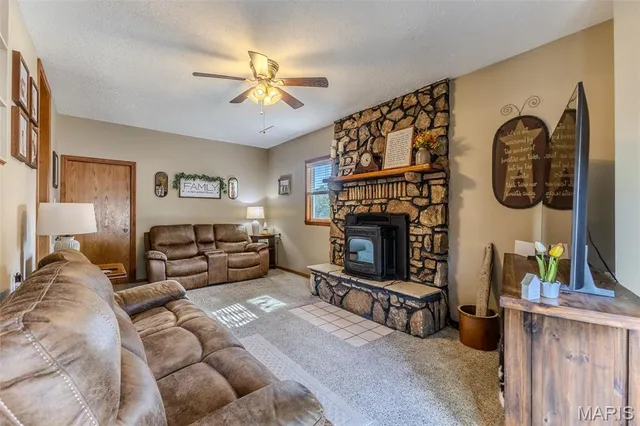 $379,900 | 18397 Hwy Hh, Lebanon, MO 65536