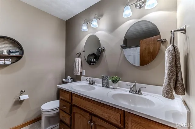 $379,900 | 18397 Hwy Hh, Lebanon, MO 65536