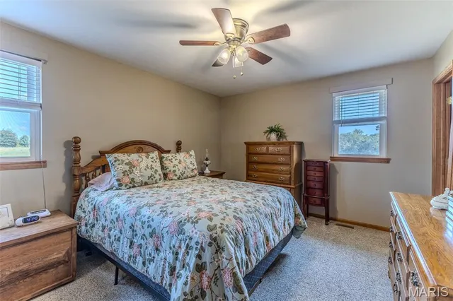 $379,900 | 18397 Hwy Hh, Lebanon, MO 65536