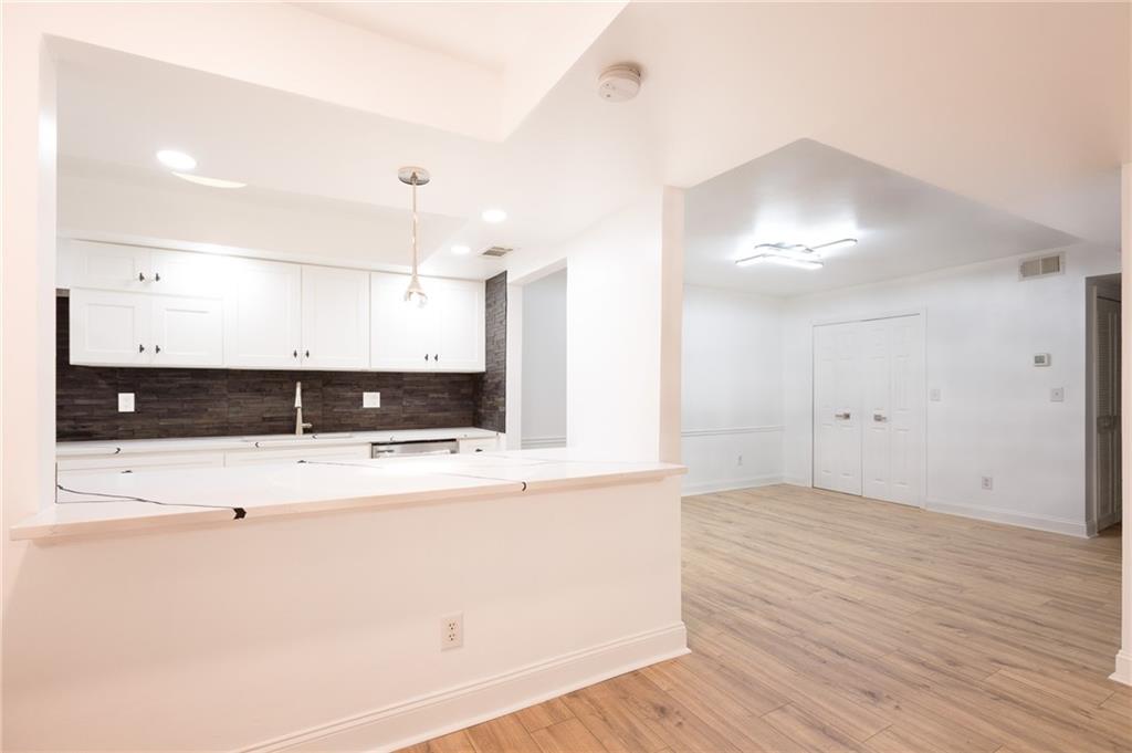 6851 Roswell Road, Unit I11 Atlanta, GA 30328 - Photo 16 of 22 Gallery Image 16