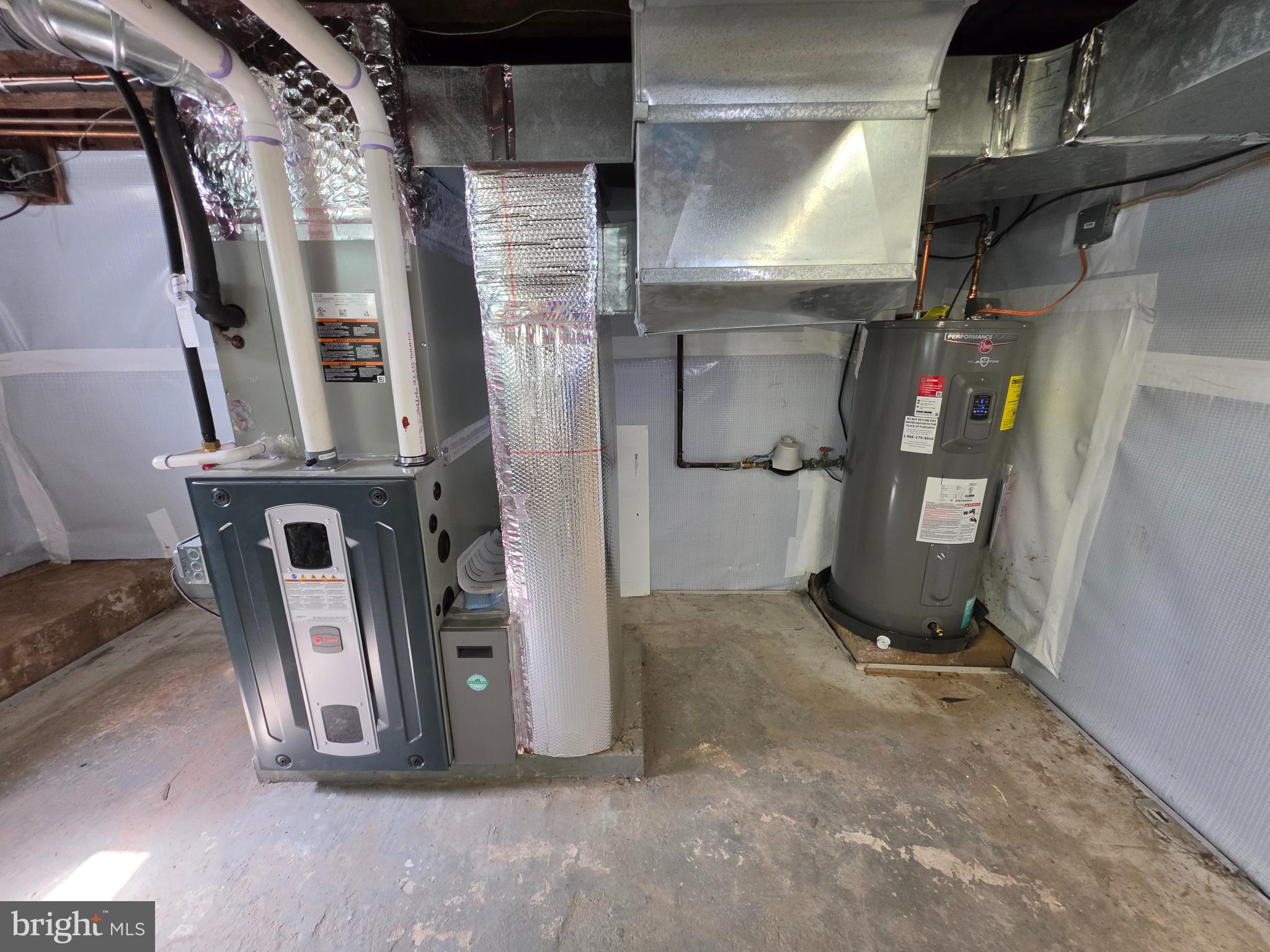 142 New Road Horsham, PA 19044 - Photo 33 of 38 a view of water heater room