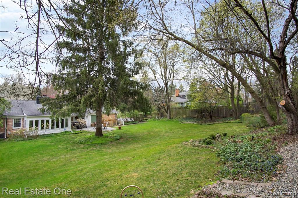 645 Cherry Tree Lane Rochester Hills, MI 48306 - Photo 37 of 43
