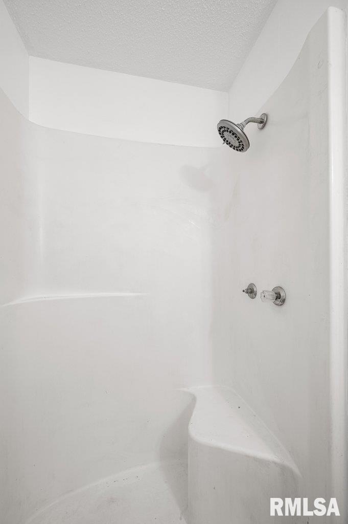 5432 Oakbrook Road Davenport, IA 52806 - Photo 17 of 36 Gallery Image 17