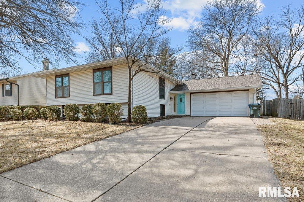 5432 Oakbrook Road Davenport, IA 52806 - Photo 2 of 36 Gallery Image 2