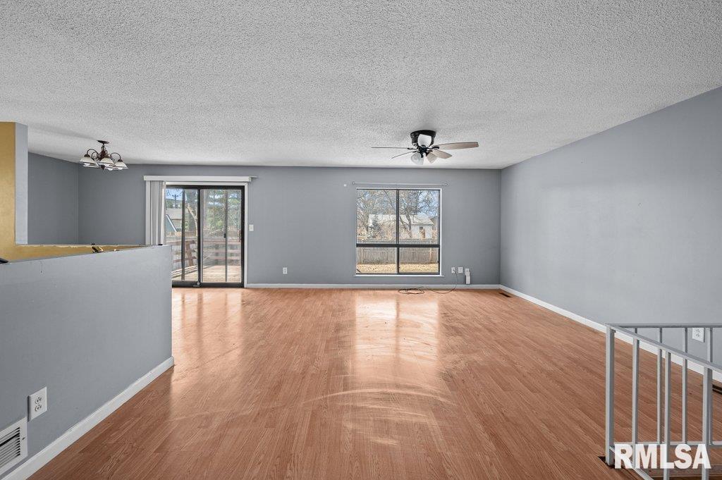 5432 Oakbrook Road Davenport, IA 52806 - Photo 3 of 36 Gallery Image 3