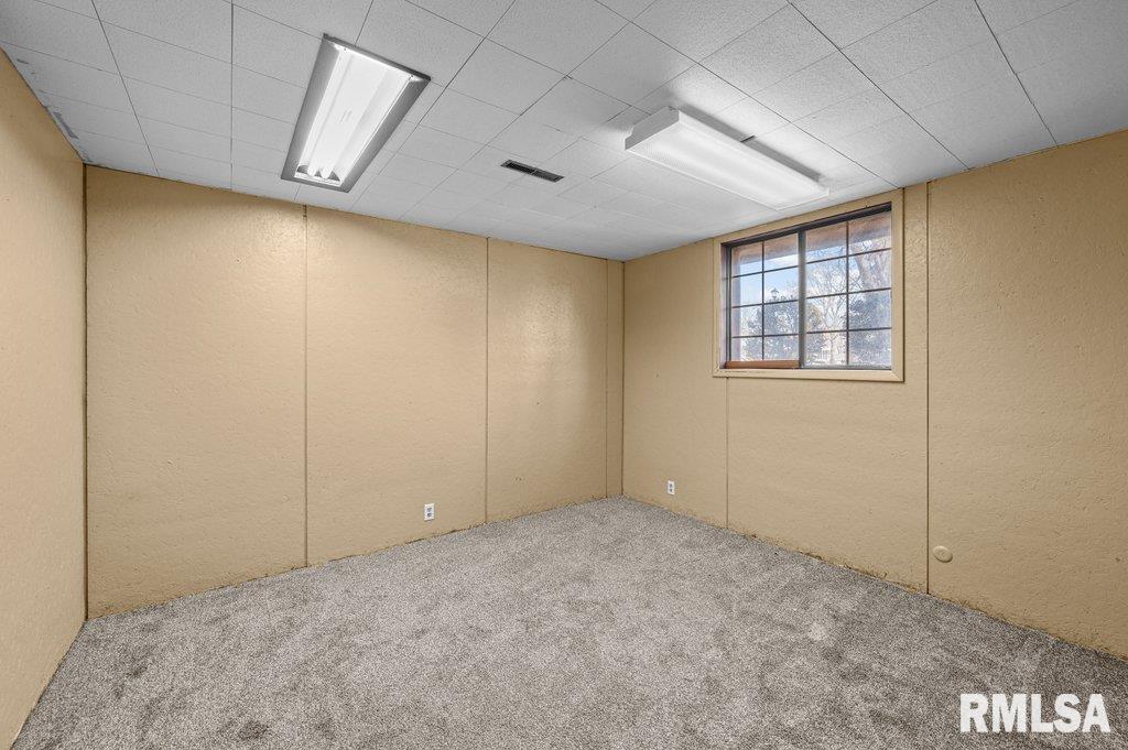 5432 Oakbrook Road Davenport, IA 52806 - Photo 31 of 36 Gallery Image 31
