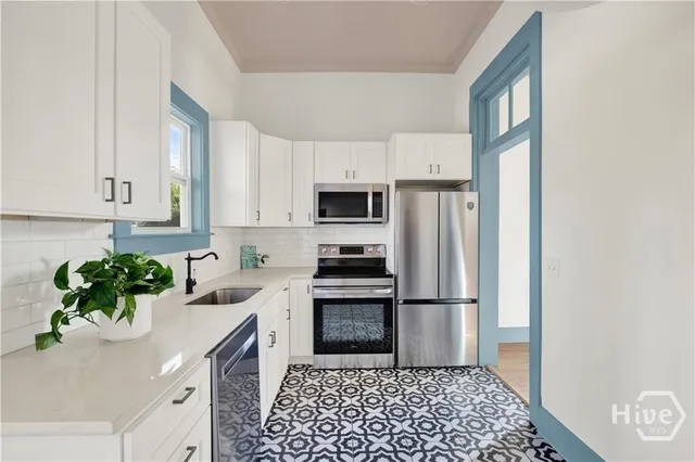 $700,000 | 810 East Park Avenue, Savannah, GA 31401