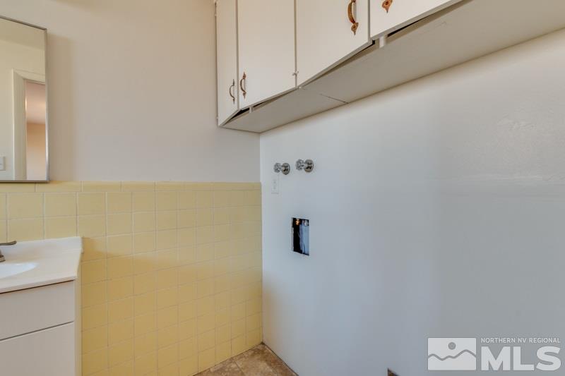 1755 Carlin Street Reno, NV 89503 - Photo 18 of 26 a view of bathroom