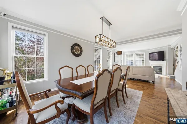 $1,100,000 | 22 Falling Waters, Oakland, NJ 07436