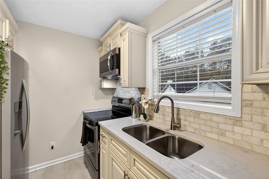 4217 Riverbank Court Decatur, GA 30034 - Photo 9 of 20