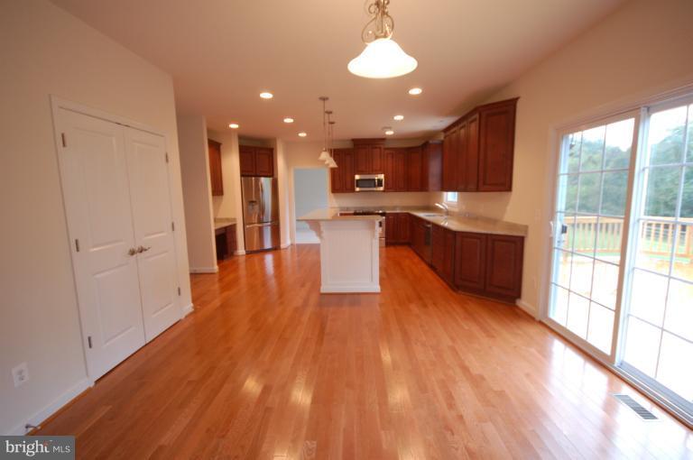 19607 Airmont Road Round Hill, VA 20141 - Photo 14 of 19 Kitchen