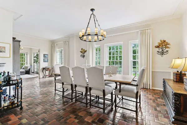 $2,395,000 | 2308 West Lake Of The Isles Parkway, Minneapolis, MN 55405