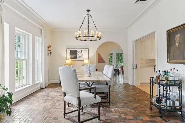 $2,395,000 | 2308 West Lake Of The Isles Parkway, Minneapolis, MN 55405