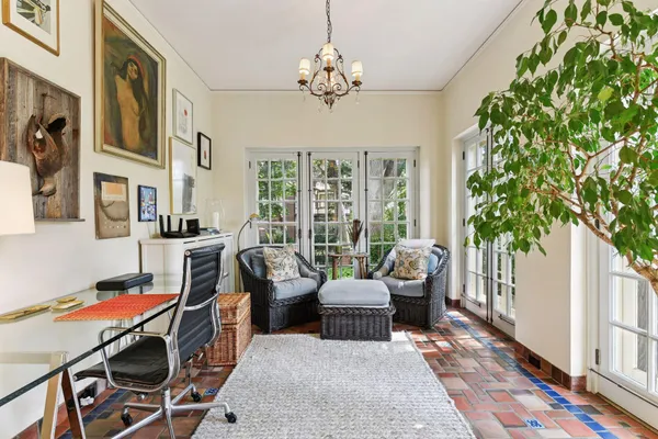 $2,395,000 | 2308 West Lake Of The Isles Parkway, Minneapolis, MN 55405