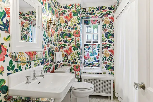 $2,395,000 | 2308 West Lake Of The Isles Parkway, Minneapolis, MN 55405