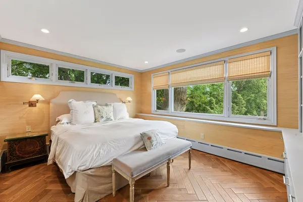 $2,395,000 | 2308 West Lake Of The Isles Parkway, Minneapolis, MN 55405