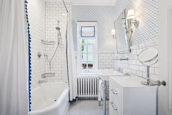 $2,395,000 | 2308 West Lake Of The Isles Parkway, Minneapolis, MN 55405