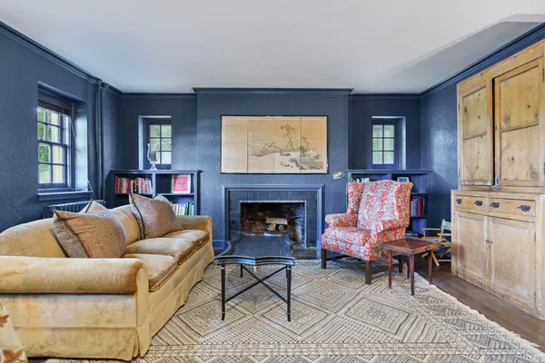 $2,395,000 | 2308 West Lake Of The Isles Parkway, Minneapolis, MN 55405