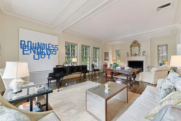 $2,395,000 | 2308 West Lake Of The Isles Parkway, Minneapolis, MN 55405