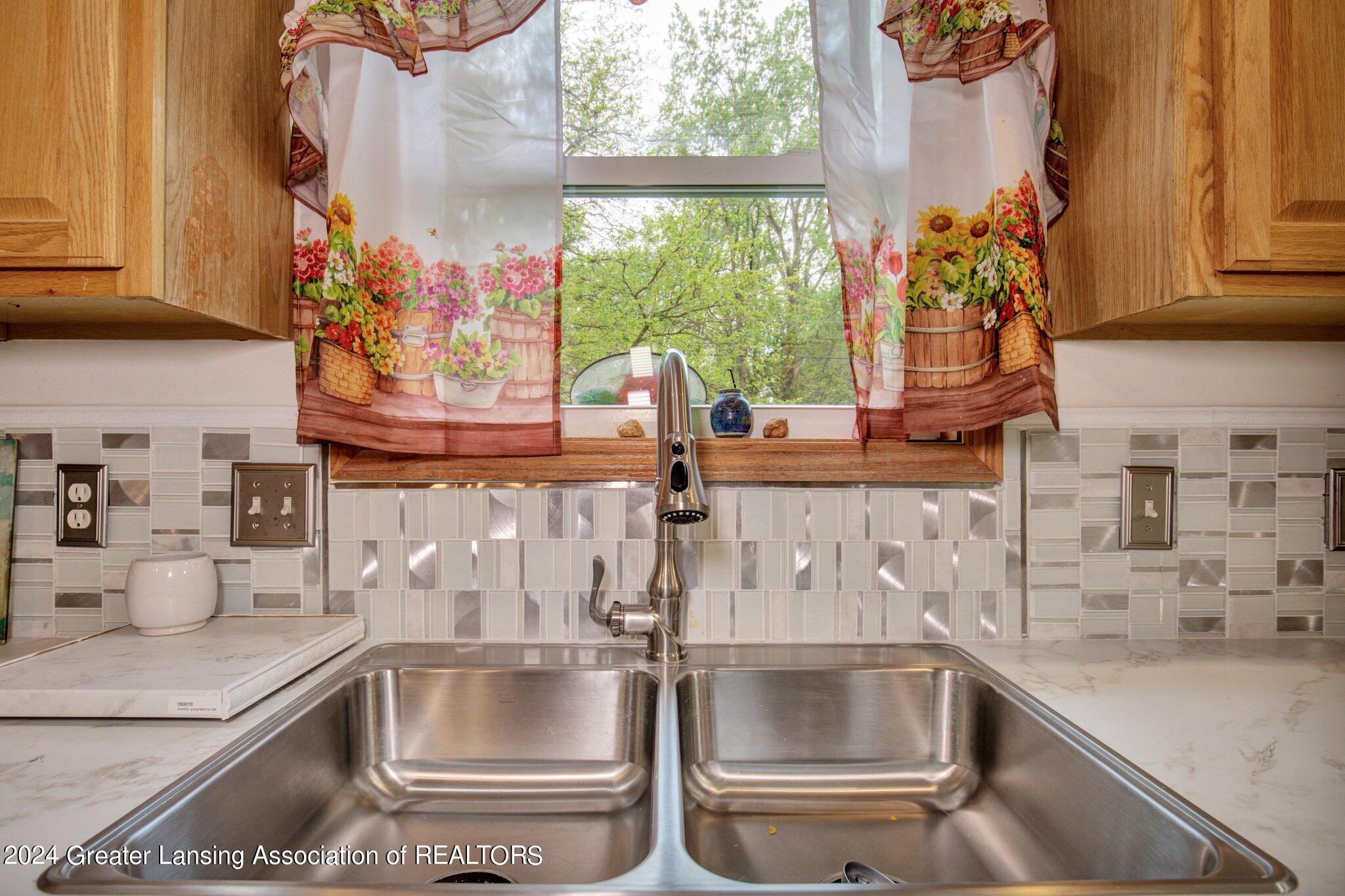 1589 West Solon Road Dewitt, MI 48820 - Photo 7 of 41 23-web-or-mls-Open Ended Media-23