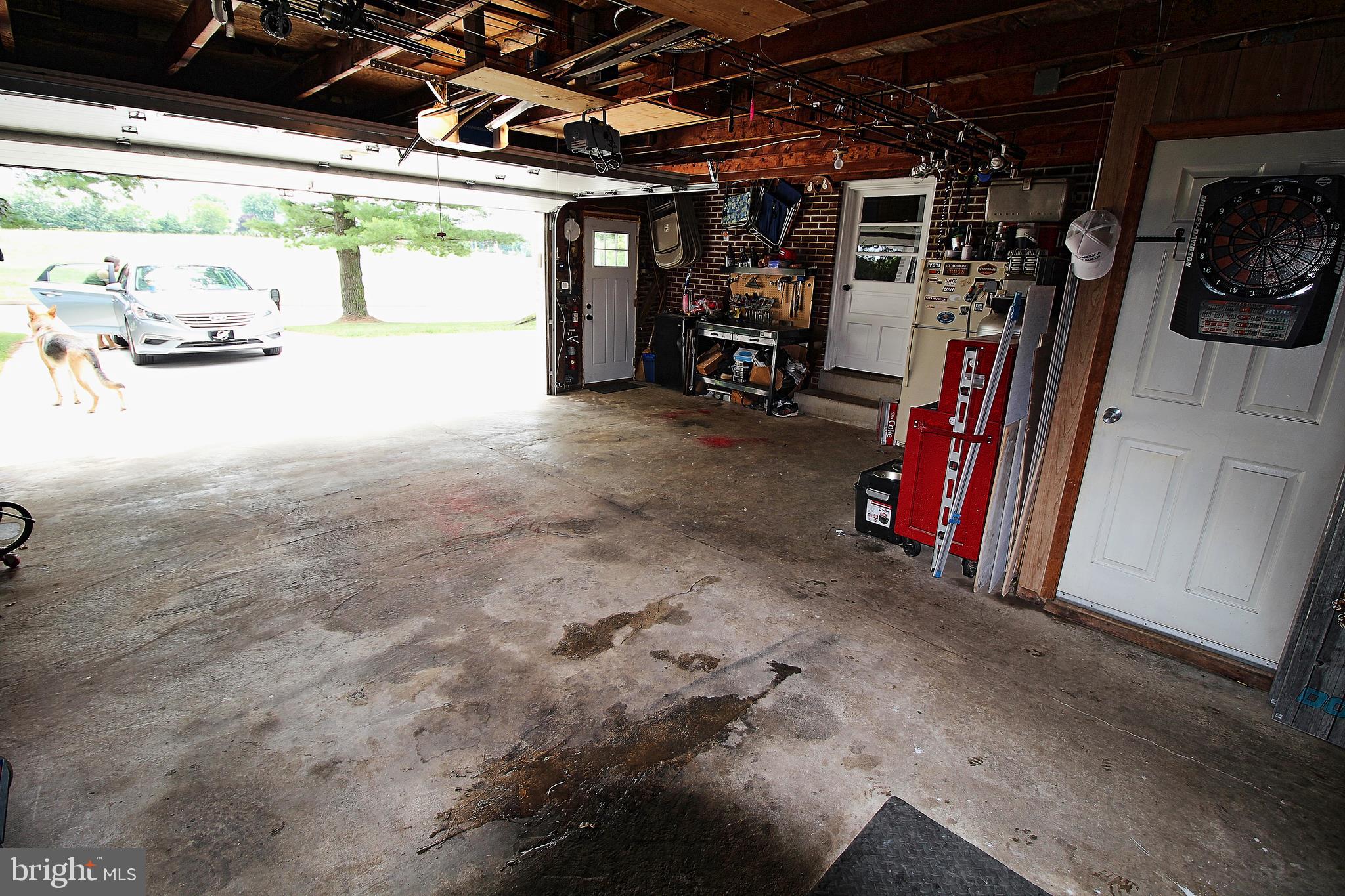 4655 Grandview Road Hanover, PA 17331 - Photo 21 of 33 Garage