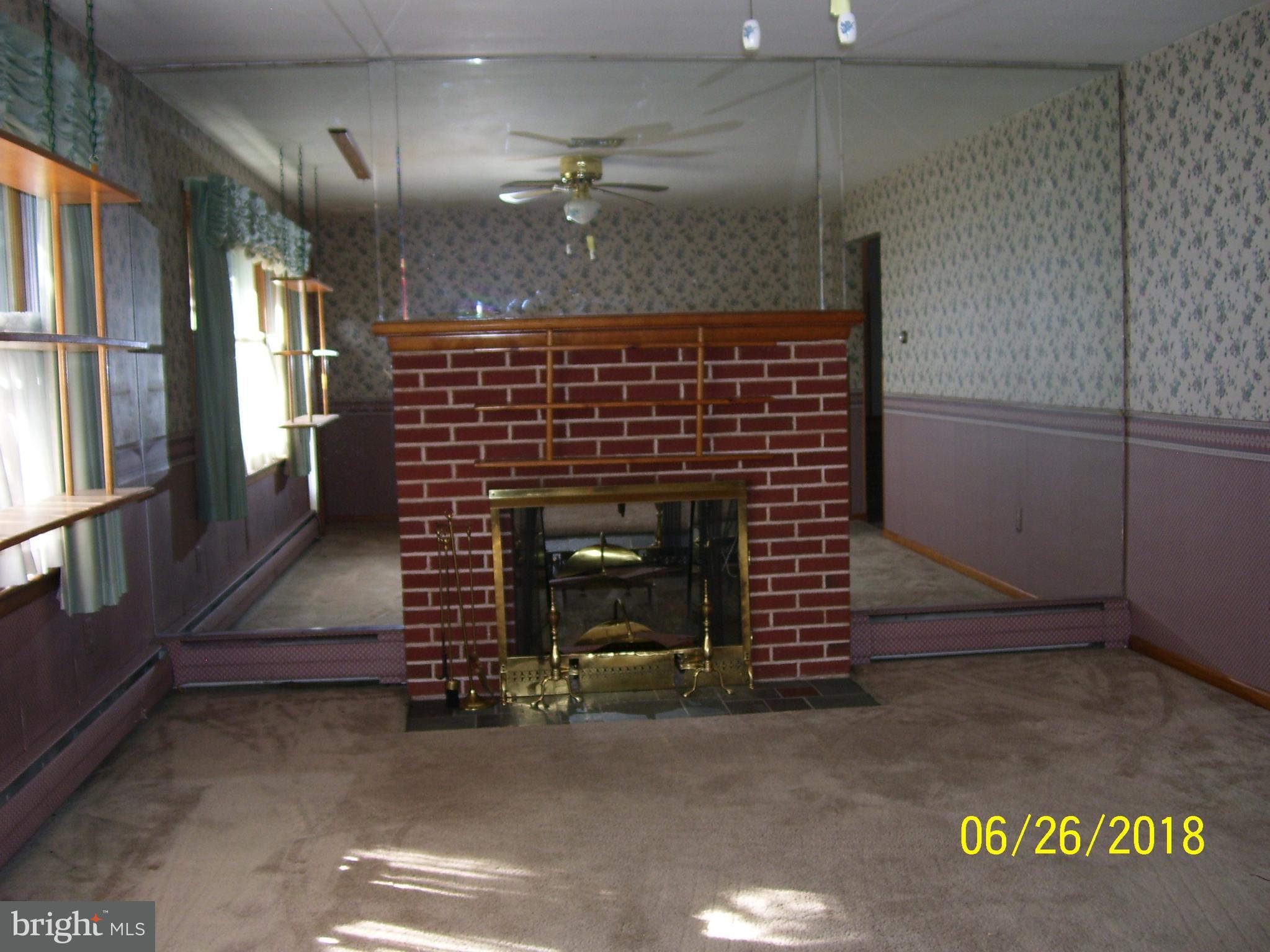 LIVING ROOM - FIREPLACE