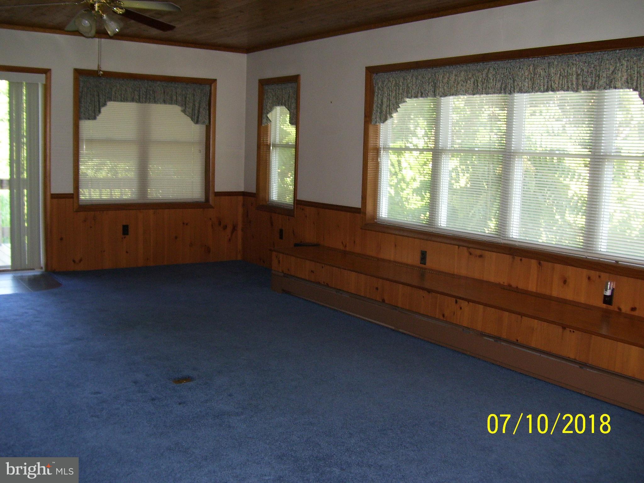 38 Grandview Road Hummelstown, PA 17036 - Photo 16 of 35 LARGE 4-SEASON ROOM UPPER LEVEL