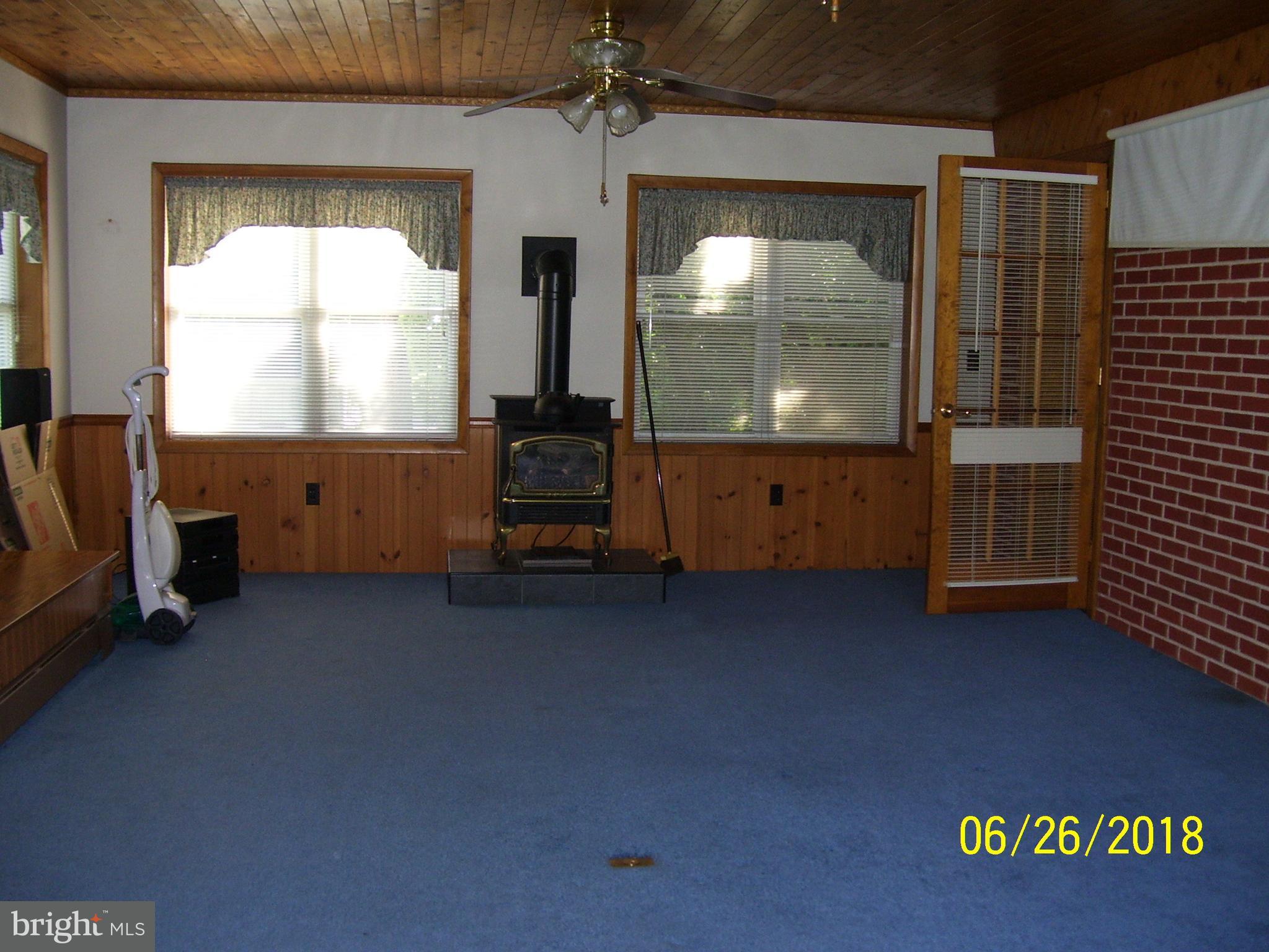 38 Grandview Road Hummelstown, PA 17036 - Photo 18 of 35 LARGE4-SEASON ROOM - UPPER LEVEL